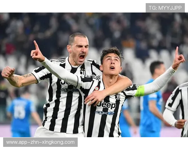 迪巴拉弧线球挂远角,罗马瞬间点燃全场