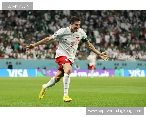 莱万点球稳稳罚进 莱万点球稳稳罚进